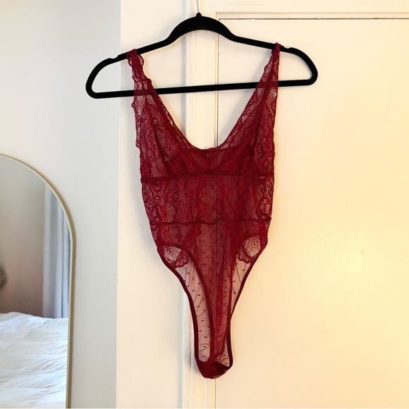 Elegant Lace Bodysuit - Red - Picture 1 of 6